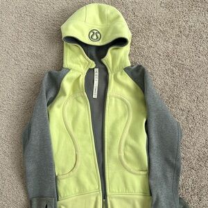 Lululemon zip up sweatshirt, size 8